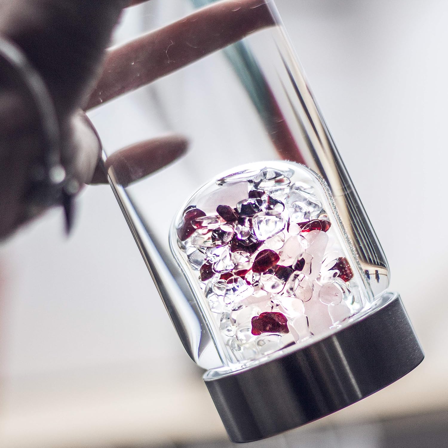 VitaJuwel ViA LOVE - Crystal Water Bottle with Rose Quartz and Garnet